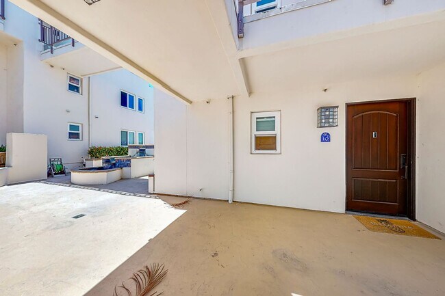 Foto del edificio - Stunning Condo with Downtown Views – Prime San Diego Location!