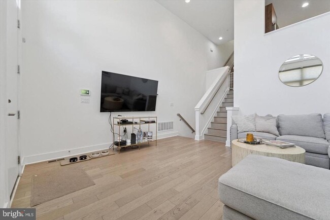 Foto del edificio - 322 Fairmount Ave