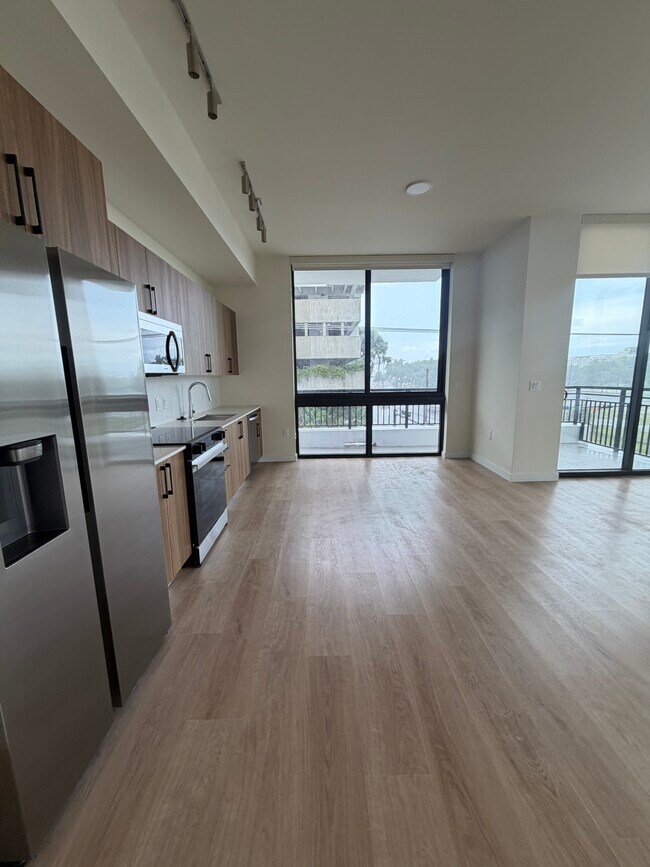 Foto del edificio - 4501 NW 7th St