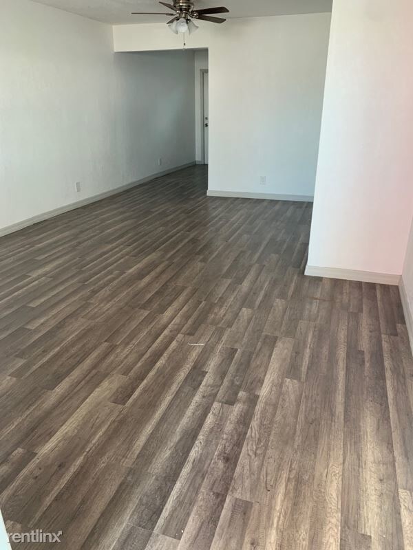 Primary Photo - 555 W 6th St
