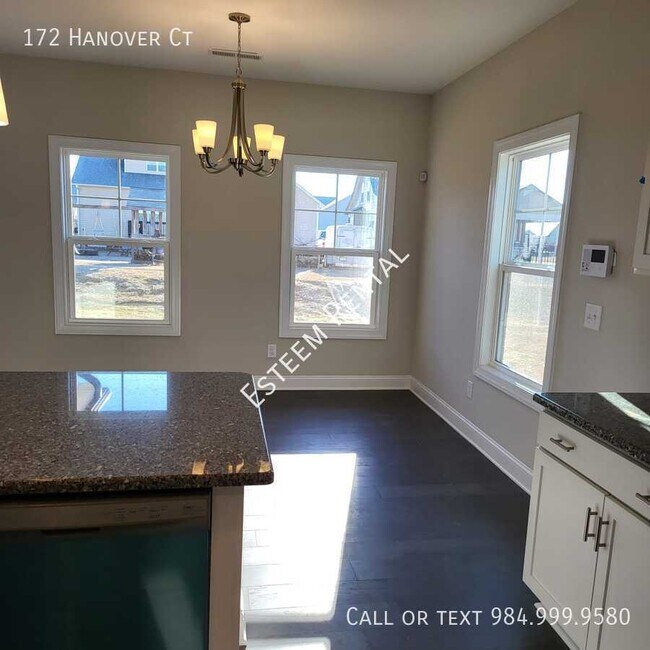 Foto del edificio - 172 Hanover Ct
