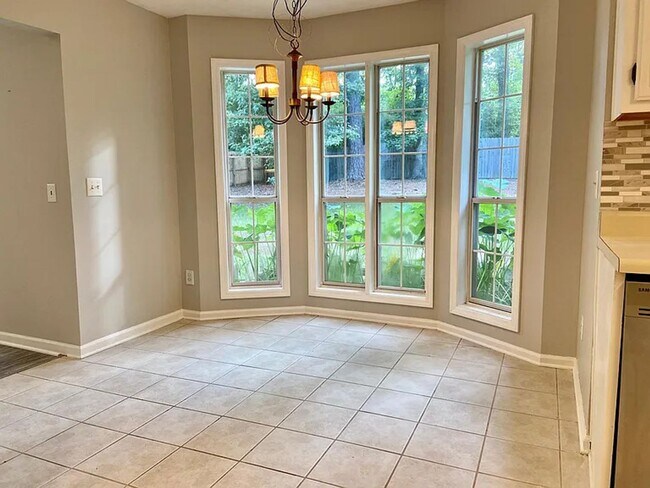 Foto del edificio - Large 3 bed, 2 bath home in Auburn