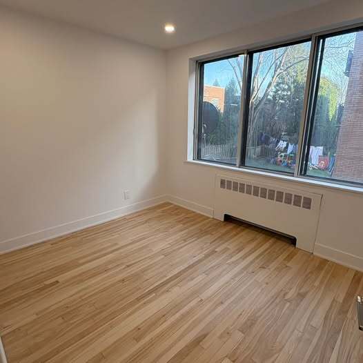 Photo du bâtiment - 5805 Côte Saint Luc Rd