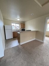 Building Photo - 4587 Cascade St