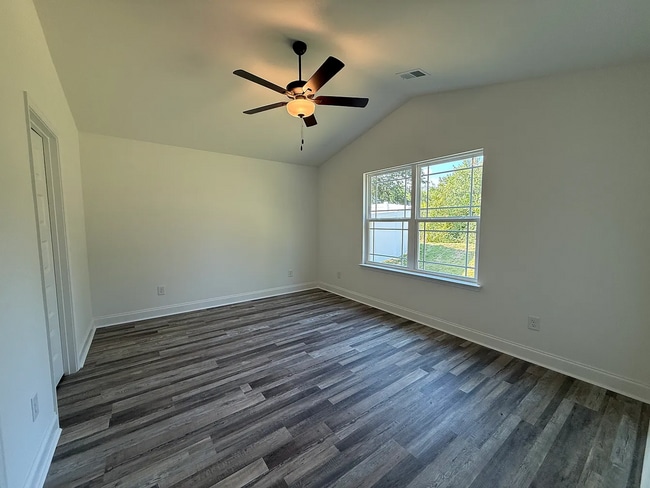 Building Photo - New 3 bedroom 2 bath home for rent