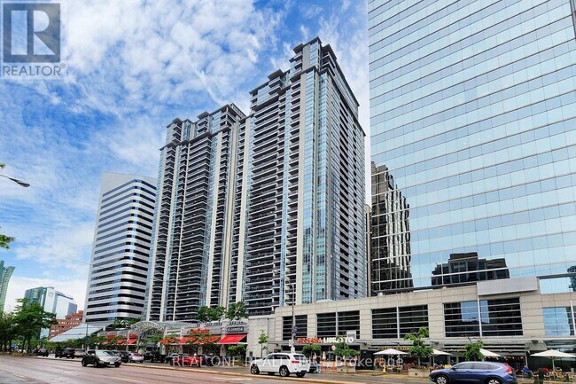 Photo du bâtiment - 4968 Yonge St