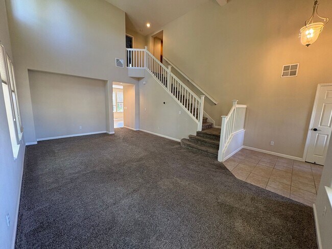 Foto del edificio - 5411 Asterwood Dr
