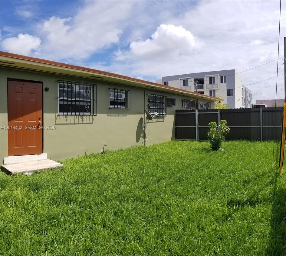 Foto del edificio - 3210 NW 22nd Ave