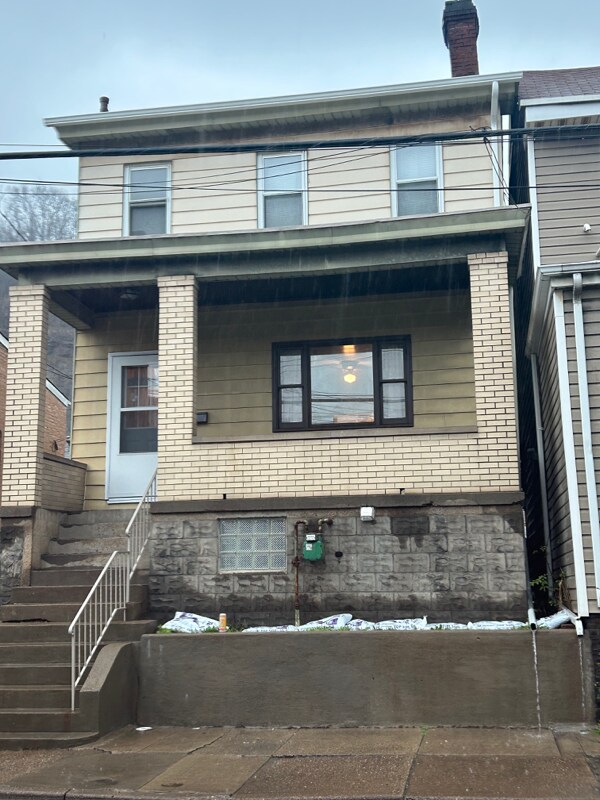 Primary Photo - 112 N Main St