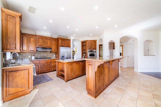 Building Photo - 849 Avocado Pl