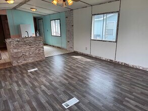 Building Photo - 48592 Leafdale Ct