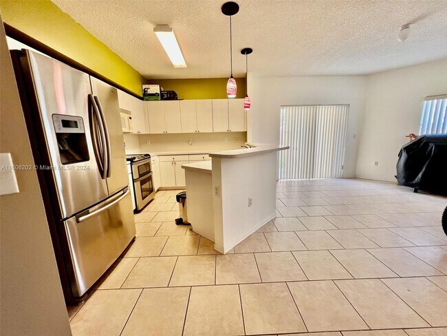 Foto del edificio - 2319 Southeast 24th Avenue Apt #2319, Home...