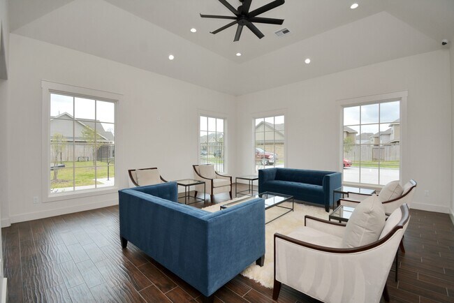 Foto del edificio - 15822 Kinlough Dr