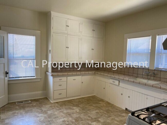 Building Photo - 2 Bedroom Home for Rent in South Salinas