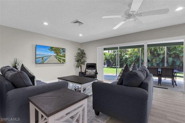 Building Photo - 150 1st Ave N