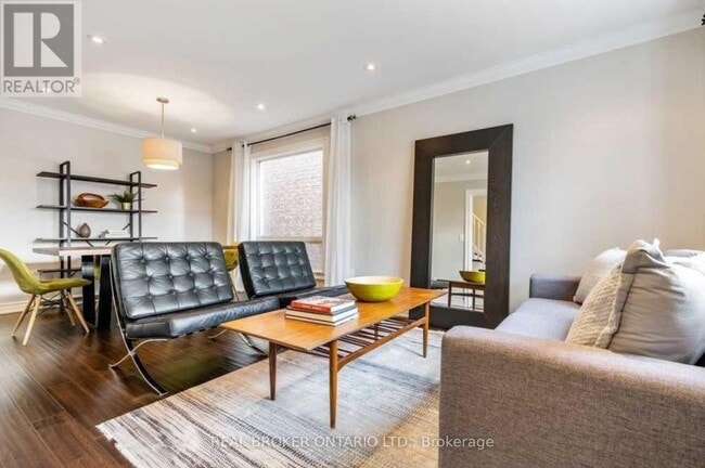 Photo du bâtiment - 2369 Proudfoot Trail