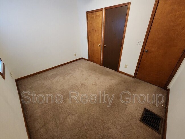 Foto del edificio - 1809 S Center St