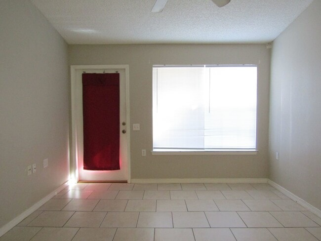 Building Photo - Northeast Pensacola 2BR Patio Home Near UWF & I-10 with Screened Porch, Privacy-Fenced Backyard.