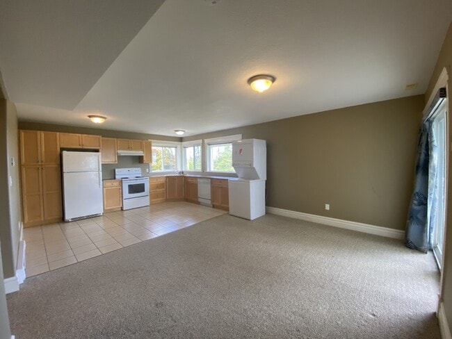 Building Photo - 4166 Gulfview Dr