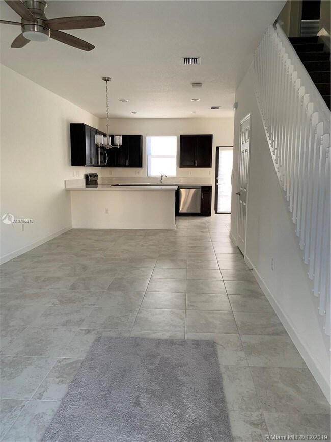 Foto del edificio - 1604 SW 28th St