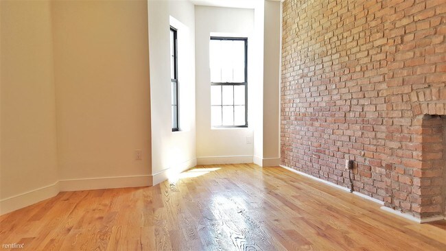 Building Photo - 1279 Saint Johns Pl