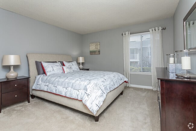 2HAB, 2BA - 1,050 FT² - Rosemont Dunwoody