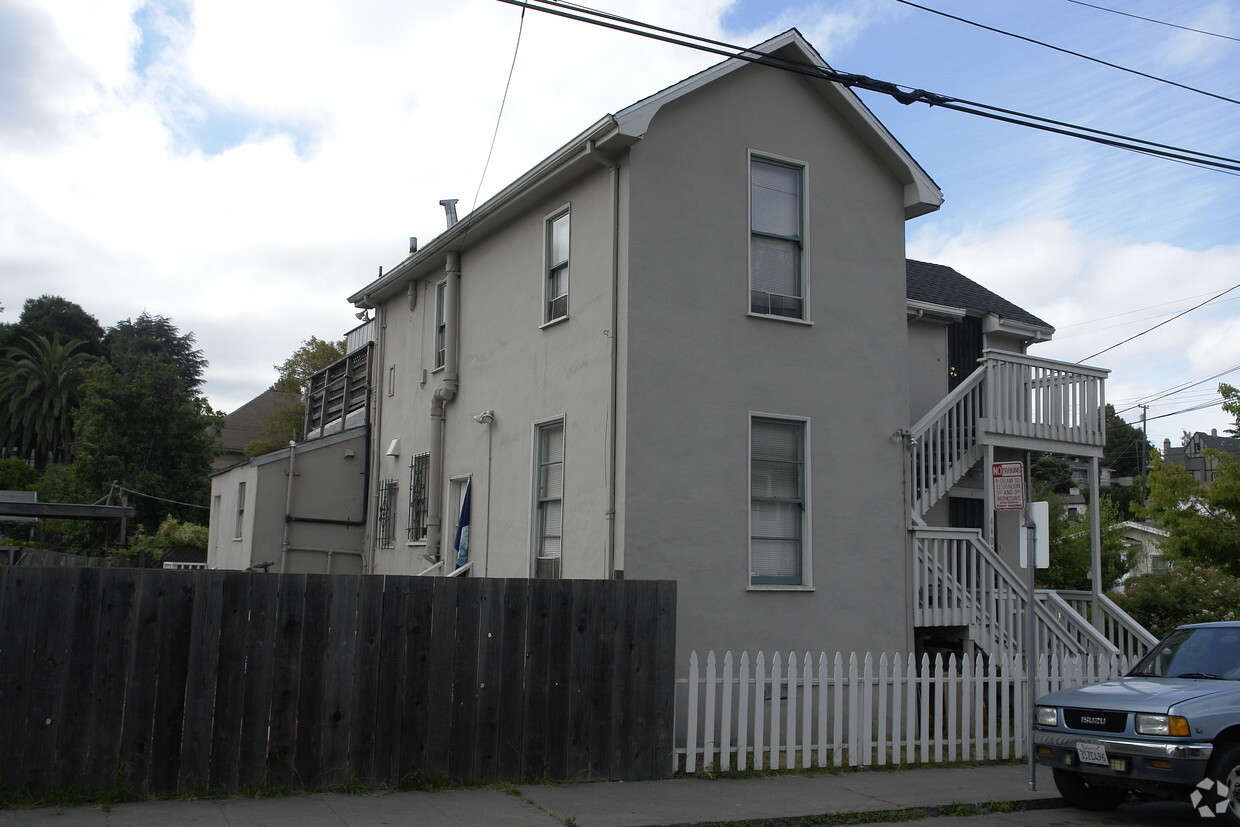 Primary Photo - 4400 Fleming Ave