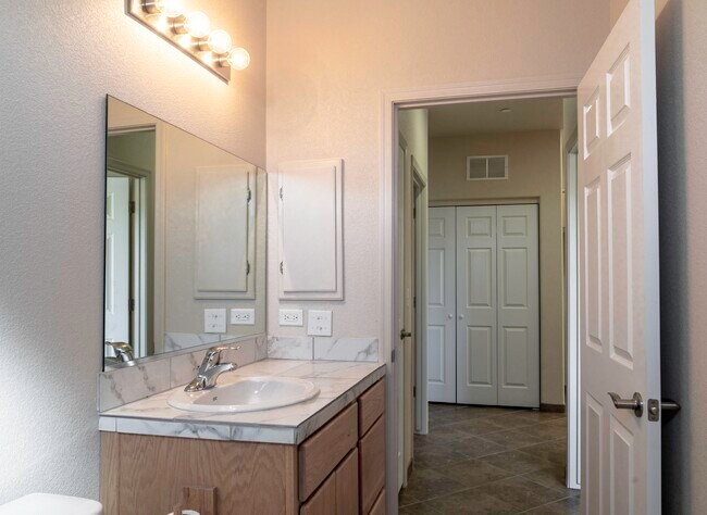 Foto del edificio - 2878 Jamaica Blvd S