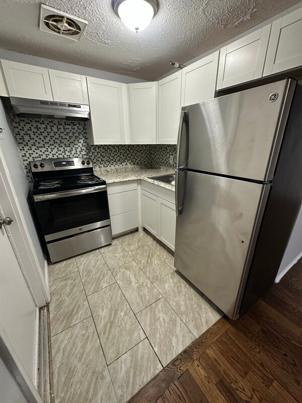 Building Photo - 32 Old Foxon Rd