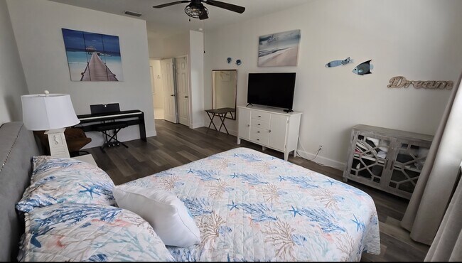 Foto del edificio - 8301 Mulligan Cir