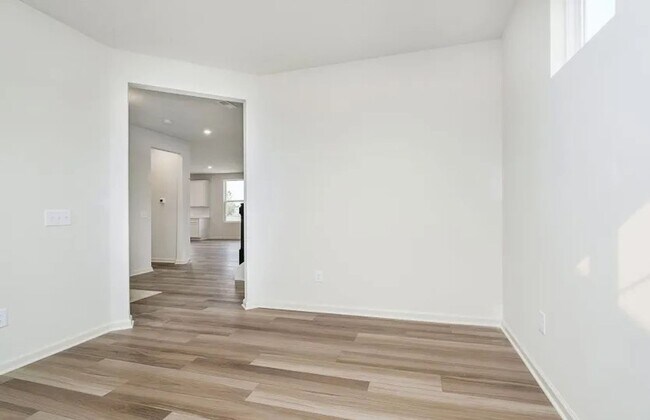 Building Photo - Come home to this newly built 3 bedroom!