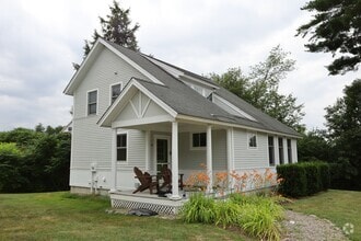 Building Photo - 10 Linkside Dr