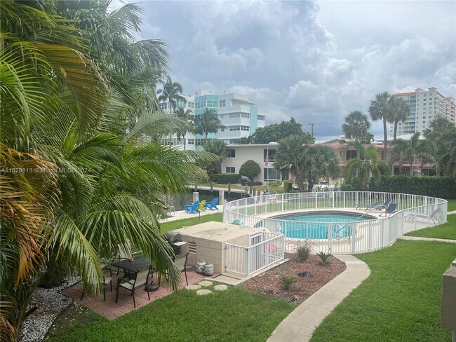 Foto del edificio - 2815 NE 33rd Ave