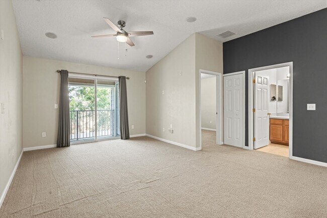 Building Photo - 7043 Deer Lodge Cir