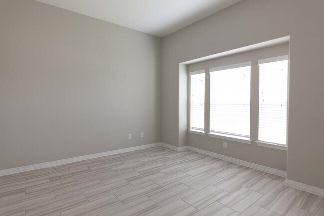 Foto del edificio - 22138 Grand Mist Dr