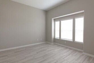 Building Photo - 22138 Grand Mist Dr