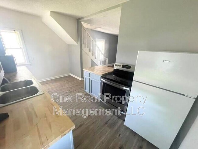 Foto del edificio - 447 N Lawndale Ave