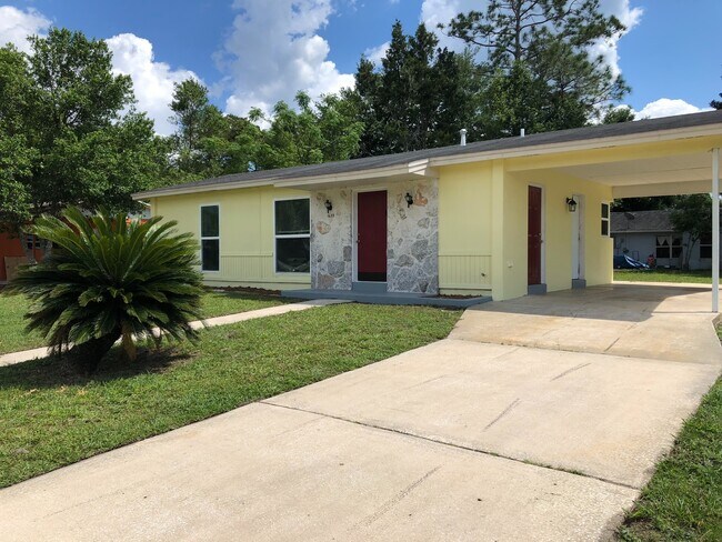 Foto del edificio - 3 Bed 1 Bath Home | Pet Friendly | Carport...