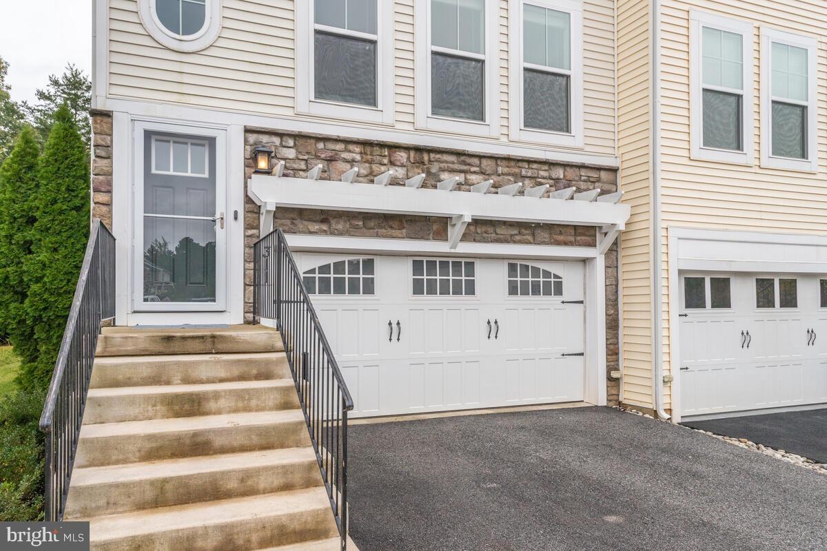 Primary Photo - 311 Kahler Way