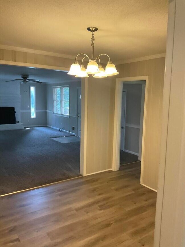 Building Photo - 158 Newcastle Dr