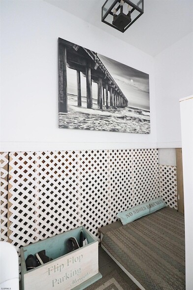 Building Photo - 9505 Monmouth Ave