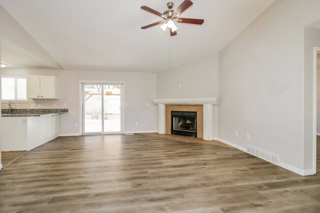 Foto del edificio - 14122 Rosaleen Ln