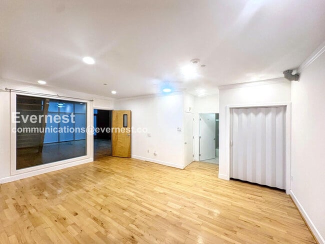 Foto del edificio - 311 Oak St