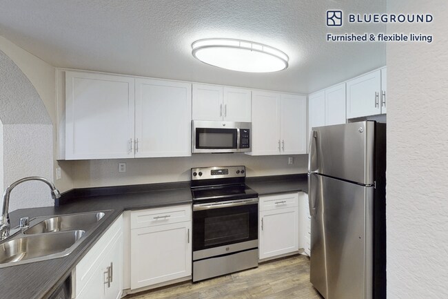 Foto del edificio - 200 Avalon Dr