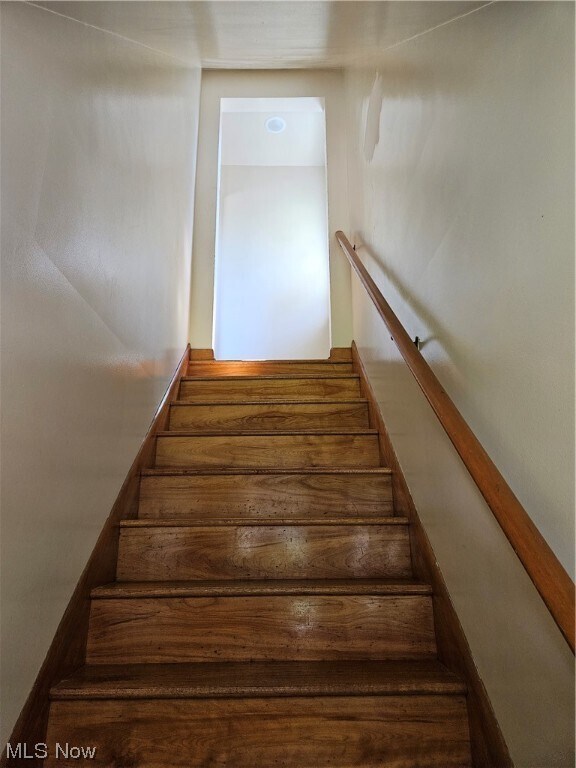 Foto del edificio - 77 Greencrest Terrace
