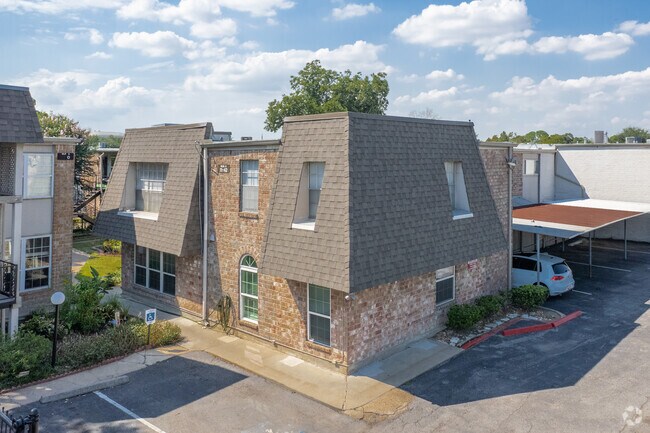 Foto del edificio - Braeswood Park Condominiums