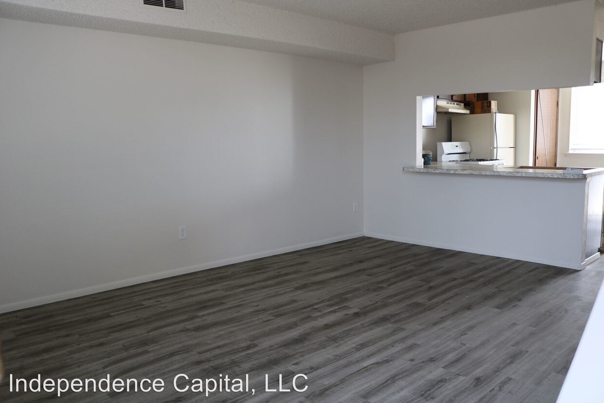 Foto principal - 903 N Tucker Ave