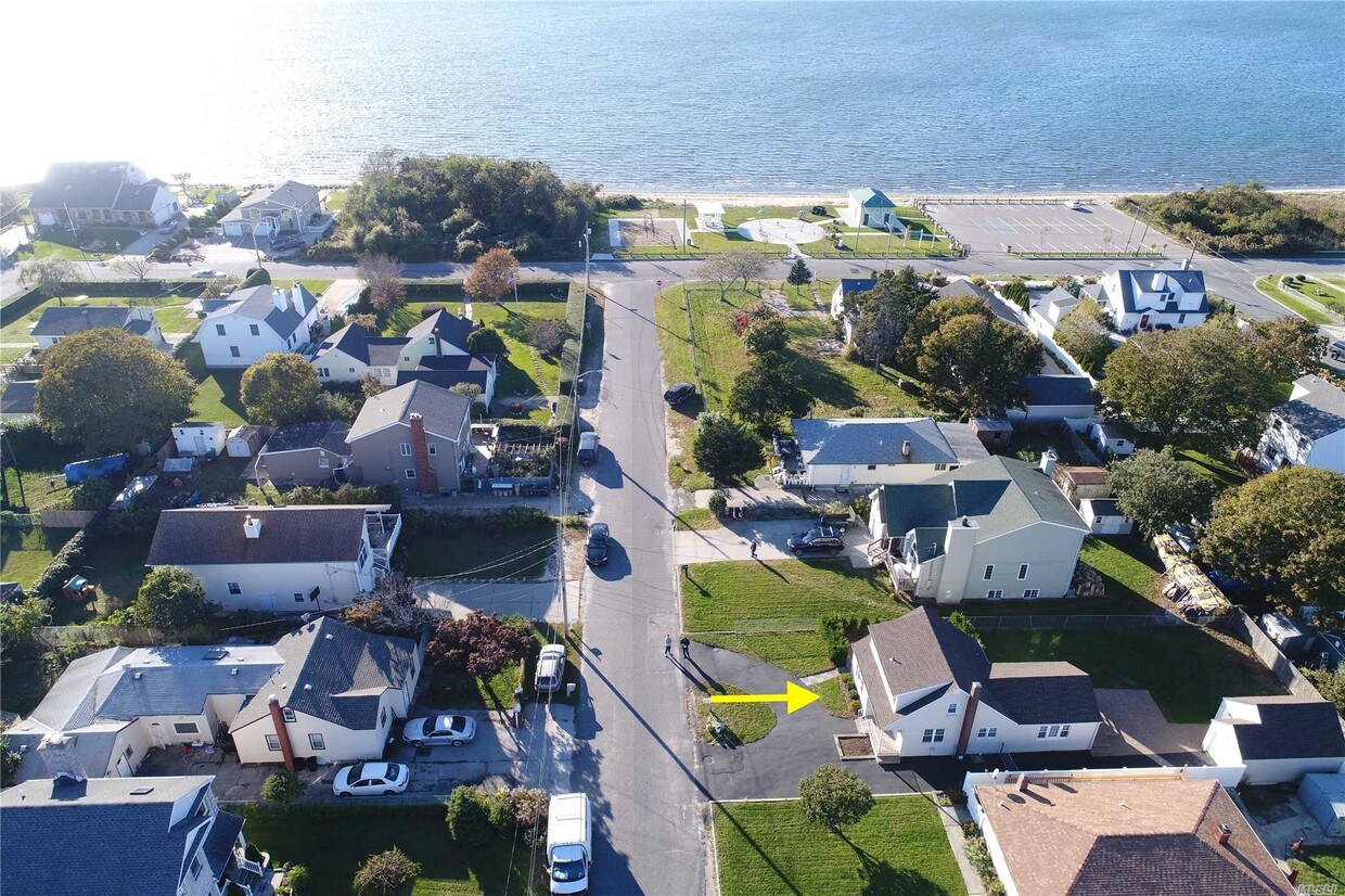 13 Argyle Dr, Shirley, NY 11967 House for Rent in Shirley, NY