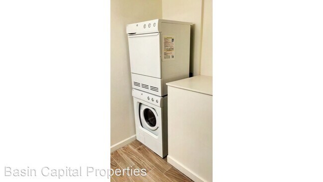 Building Photo - Studio, 1 bath House - 8847 N 8th St 102