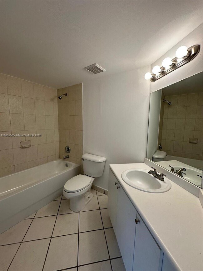Foto del edificio - 17602 NW 25th Ave